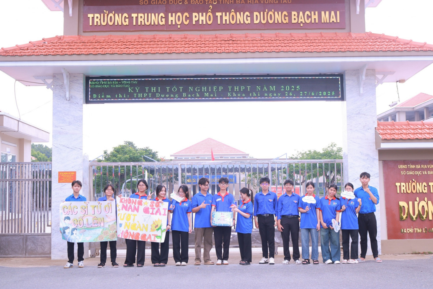 TIẾP SỨC MÙA THI